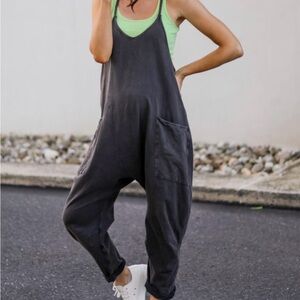 Tik tok famous strappy jumpsuit size Small EUC GRAY